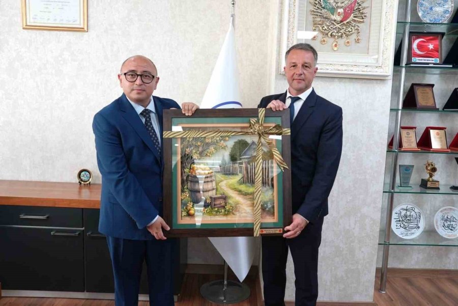 Erdemli İle Romanya’nın Braila Kenti Kardeş Şehir Oldu