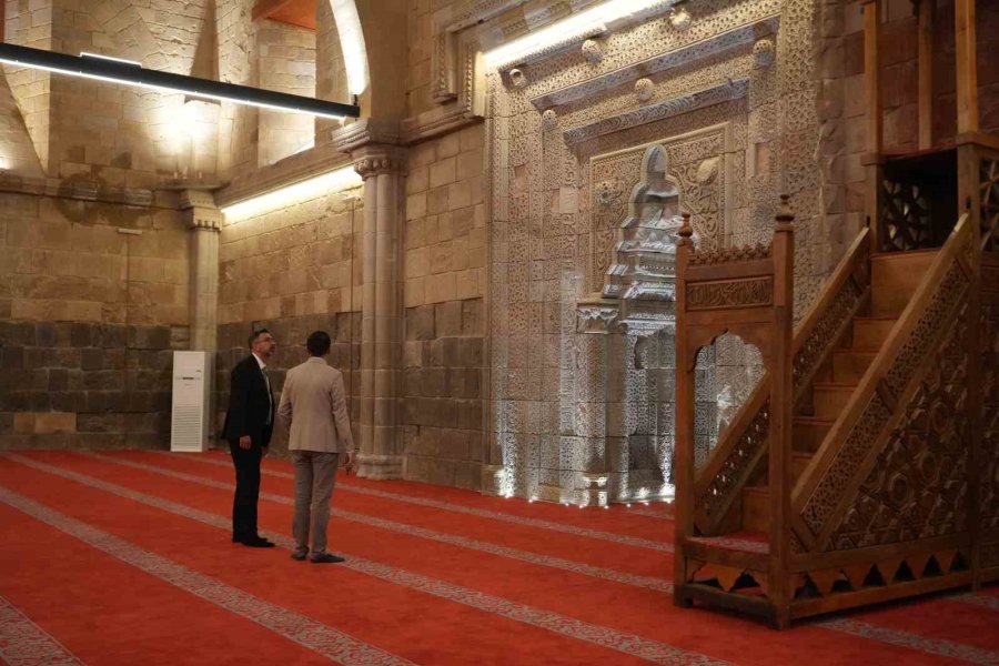 Niğde’nin Tarihi Mirası Sungurbey Camii’nde Restorasyon Tamamlandı