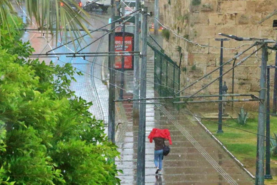 Antalya’da Mayısta Sağanak Ve Dolu Sürprizi