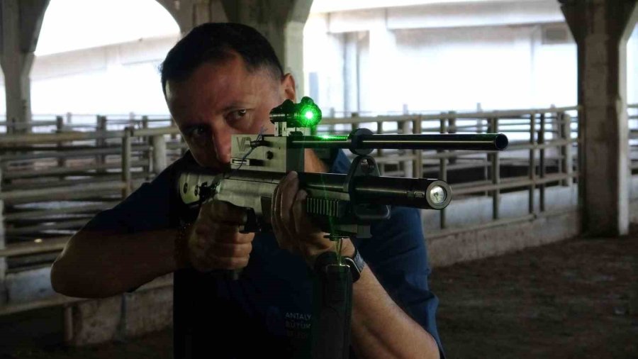 Antalya’da Kaçan Kurbanlıklar İçin Kurulan "kurban Yakalama Timi" Göreve Hazır