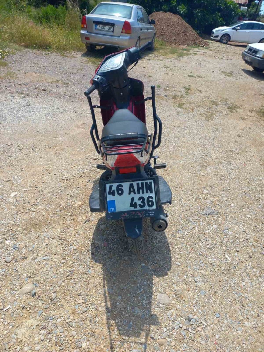 Polisin Plakalı Neden Kapattın Sorusuna "ceza Yazıyorlar" Cevabını Verdi