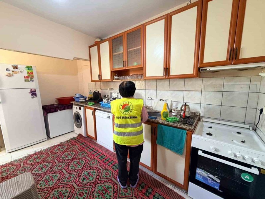 Kepez’de Şehit Ve Gazi Evlerinde Bayram Temizliği