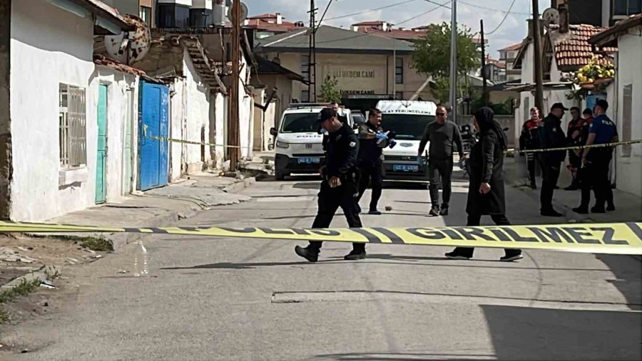 Husumetli Gençlerin Kavgasında 1 Kişi Ağır Yaralandı