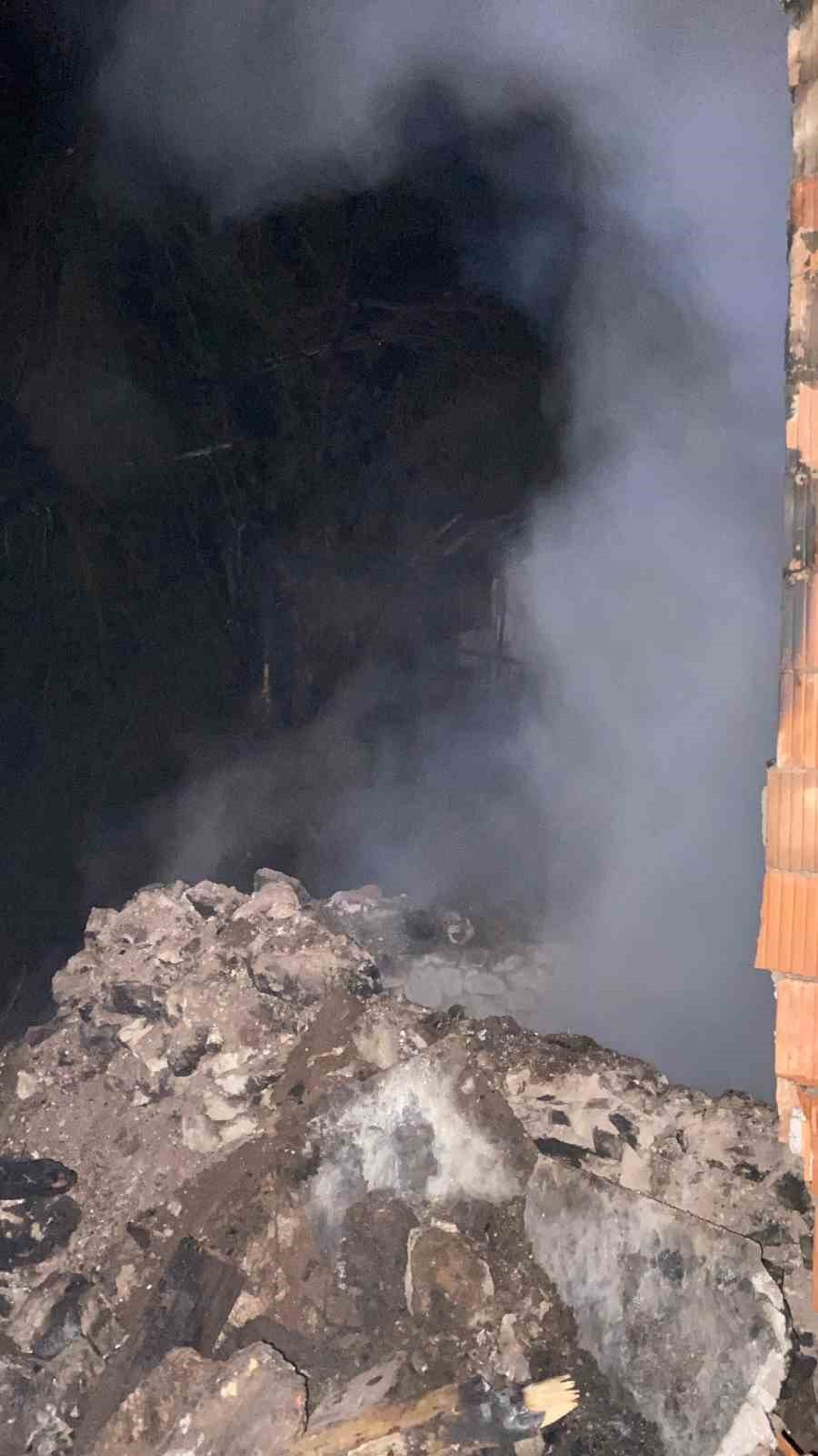 Müstakil Evde Çıkan Yangında Yaşlı Kadın Yaralandı