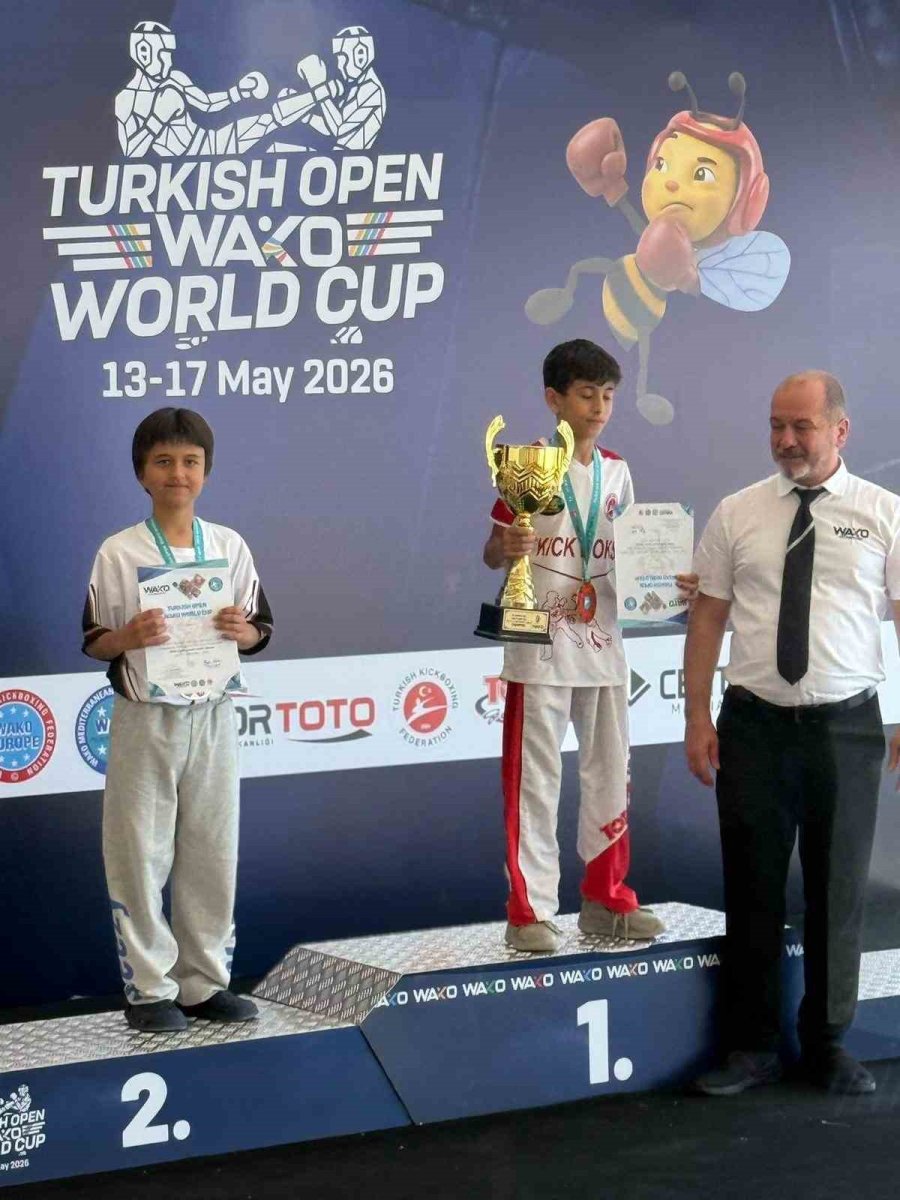 Niğdeli Sporcular 8 Madalya İle Döndü