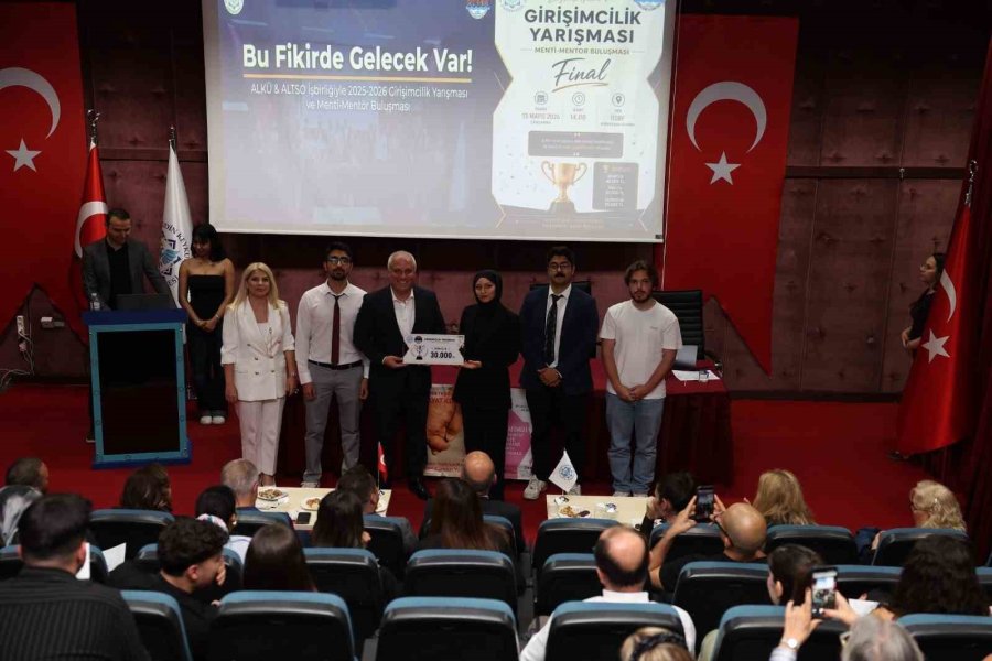 Alkü’de Geleceğin Girişimcileri Ödüllerini Aldı