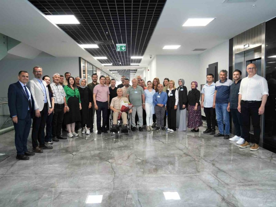 Başkan Özçelik Personelle Bayramlaştı