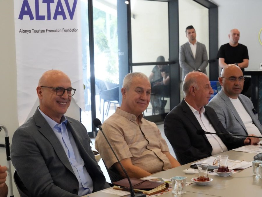 Başkan Özçelik: "bölgemizin Yaşananlardan En Az Etkiyle Çıkması İçin Çalışacağız"