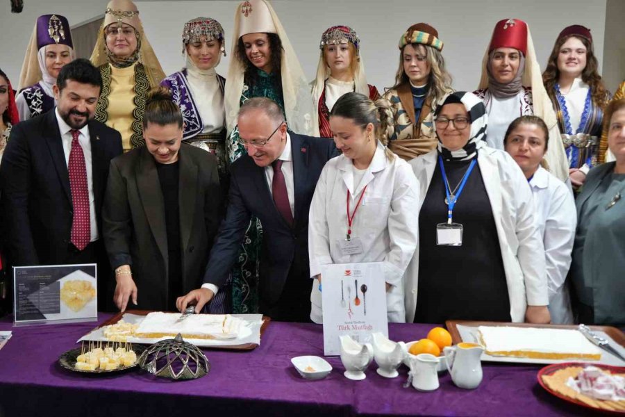 Finike Portakallı Lokum Antalya’da Vatandaşlarla Buluştu