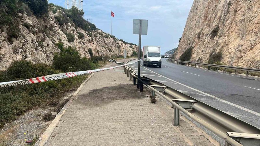 Alanya’da Takla Atan Otomobil Alev Aldı: 2 Ölü, 3 Ağır Yaralı