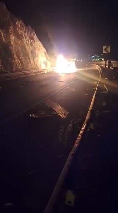 Alanya’da Takla Atan Otomobil Alev Aldı: 2 Ölü, 3 Ağır Yaralı