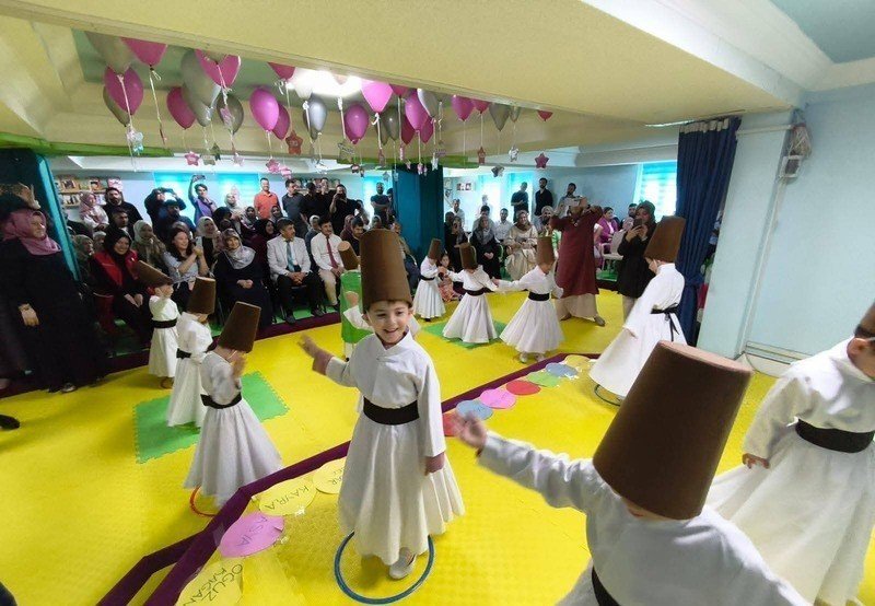 Anamur’da 4-6 Yaş Kur’an Kursu Öğrencilerinden Yıl Sonu Gösterisi