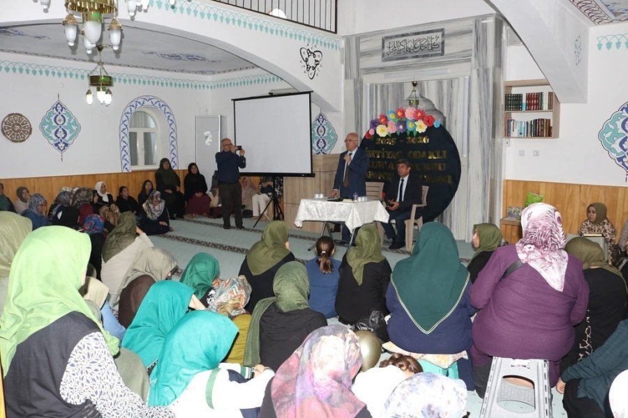 Anamur’da 4-6 Yaş Kur’an Kursu Öğrencilerinden Yıl Sonu Gösterisi