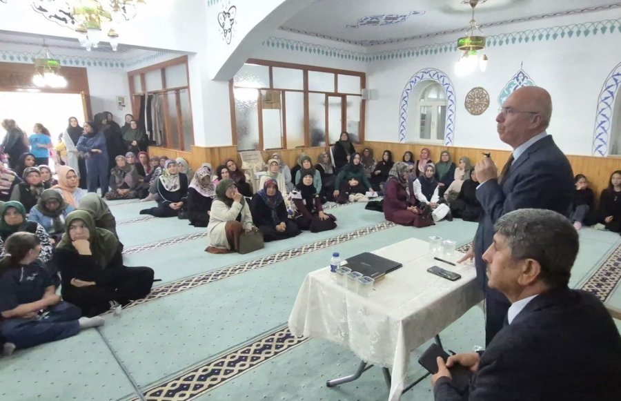 Anamur’da 4-6 Yaş Kur’an Kursu Öğrencilerinden Yıl Sonu Gösterisi