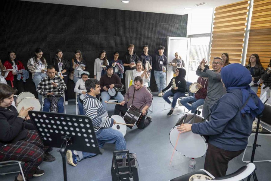 Mersin’de Erasmus Öğrencileri Engelli Bireylerin Yaşamını Deneyimledi
