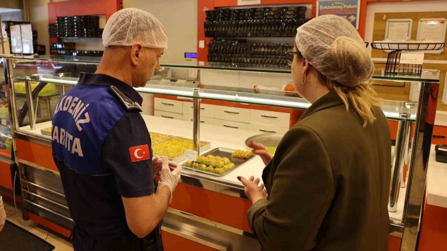 Akdeniz’de Bayram Öncesi Gıda Denetimleri Sıkılaştırıldı