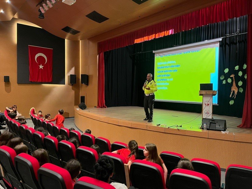 Trafik Dedektifleri Projesi Kapsamında 602 Öğrenciye Eğitim Verildi