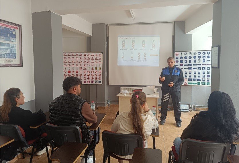 Vatandaşlar Dolandırıcılığa Karşı Bilgilendirildi