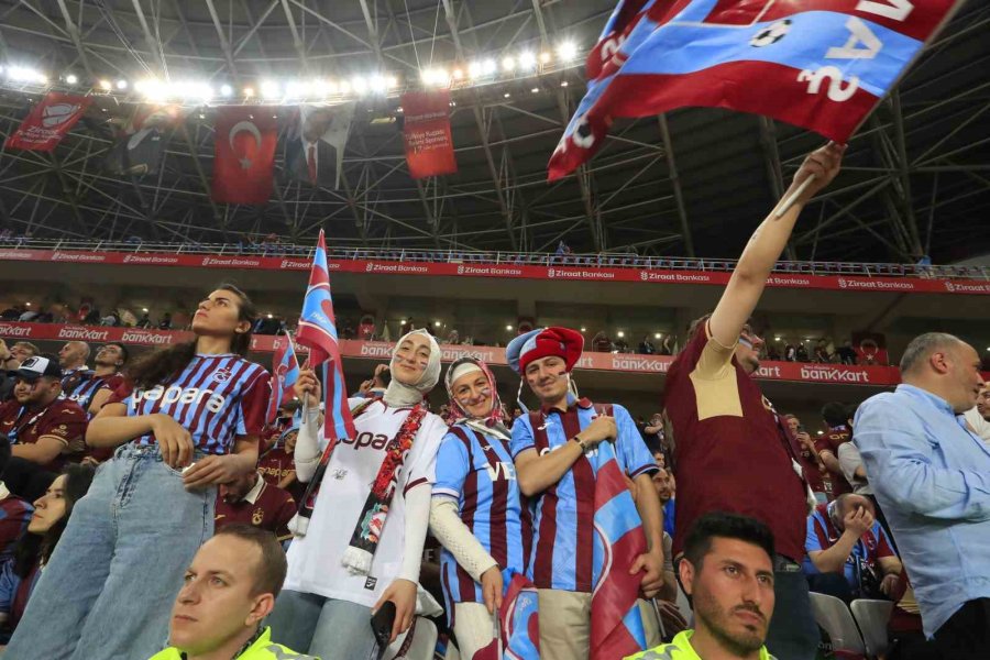 Ziraat Türkiye Kupası: Trabzonspor: 1 - Konyaspor 0 (ilk Yarı)