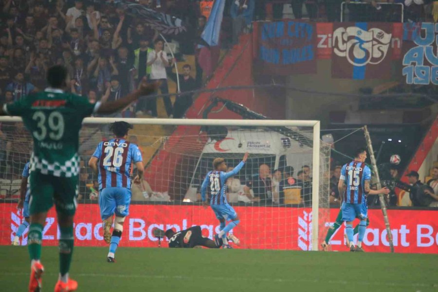 Ziraat Türkiye Kupası: Trabzonspor: 1 - Konyaspor 0 (ilk Yarı)