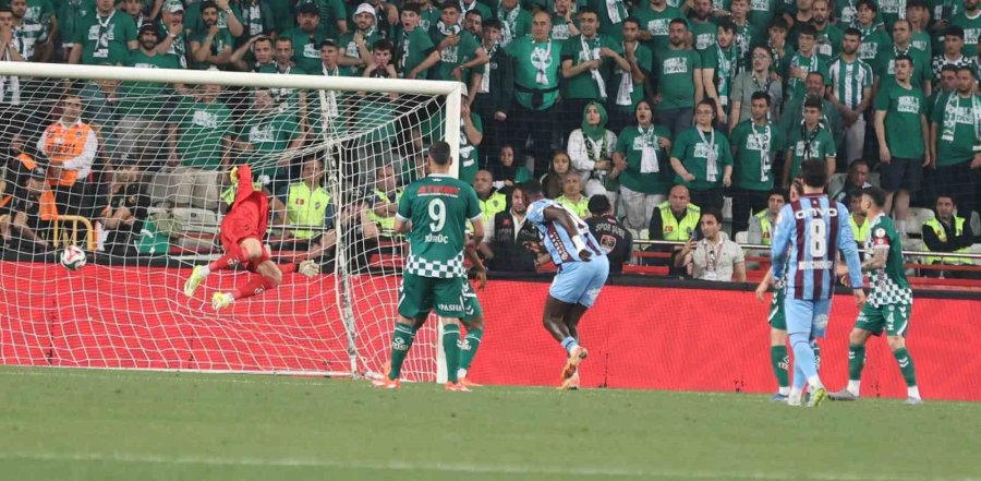 Ziraat Türkiye Kupası: Trabzonspor: 1 - Konyaspor 0 (ilk Yarı)