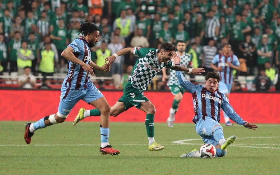 Ziraat Türkiye Kupası: Trabzonspor: 1 - Konyaspor 0 (ilk Yarı)