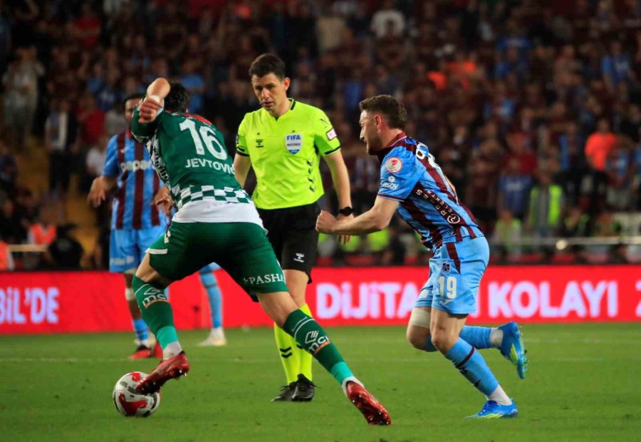 Ziraat Türkiye Kupası: Trabzonspor: 1 - Konyaspor 0 (ilk Yarı)