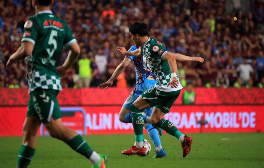Ziraat Türkiye Kupası: Trabzonspor: 1 - Konyaspor 0 (ilk Yarı)