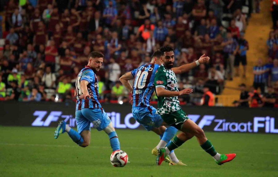 Ziraat Türkiye Kupası: Trabzonspor: 1 - Konyaspor 0 (ilk Yarı)
