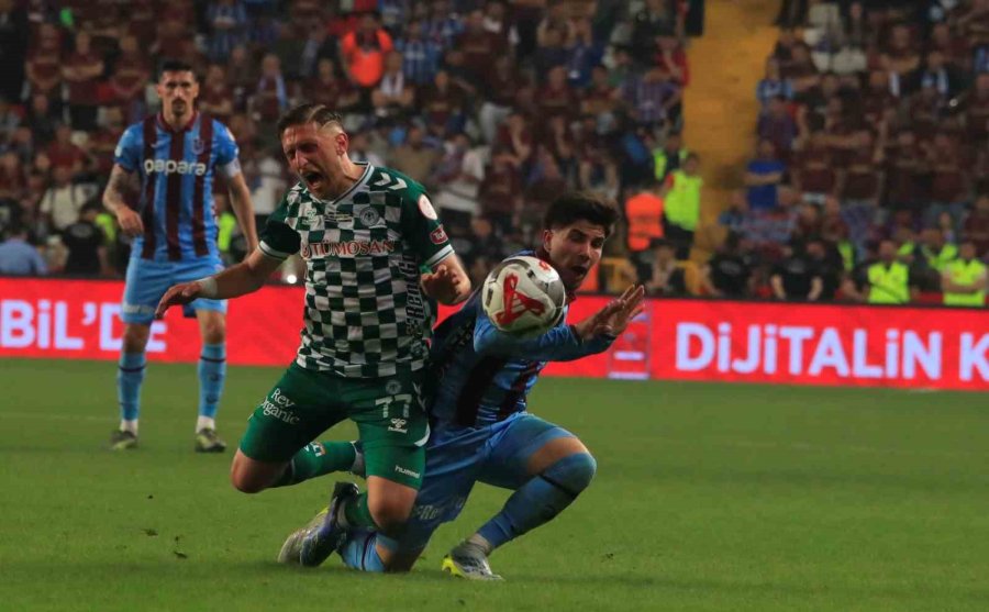 Ziraat Türkiye Kupası: Trabzonspor: 1 - Konyaspor 0 (ilk Yarı)
