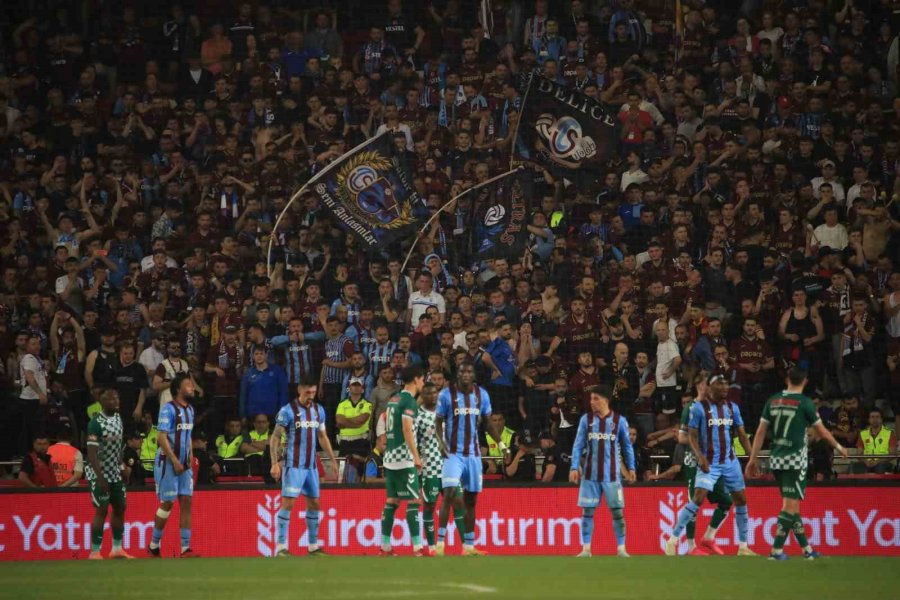 Ziraat Türkiye Kupası: Trabzonspor: 1 - Konyaspor 0 (ilk Yarı)
