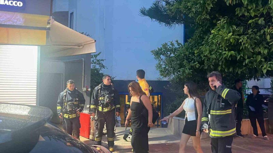 Alanya’da Otel Mutfağında Çıkan Yangın Korkuttu