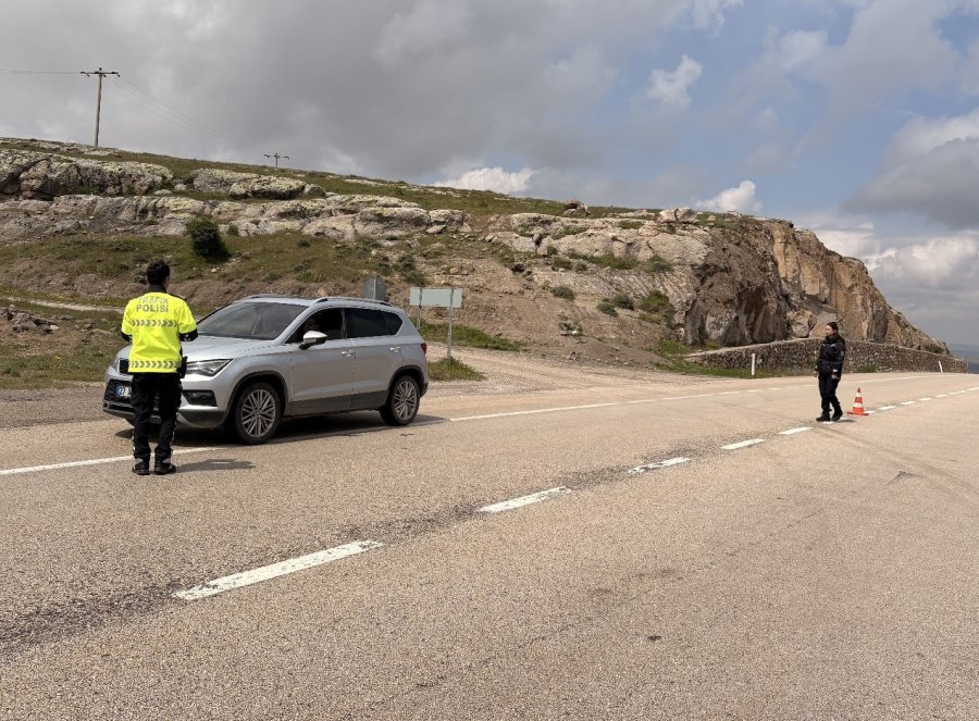Güzelyurt’ta Trafik Ve Asayiş Ekipleri Bayram Denetiminde