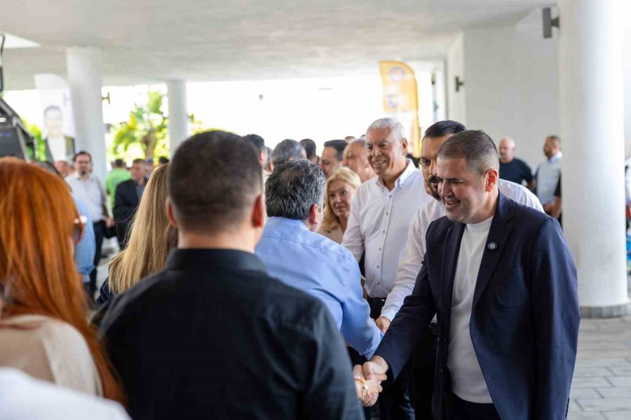 Mezitli’de Başkan Tuncer Personelle Bayramlaştı