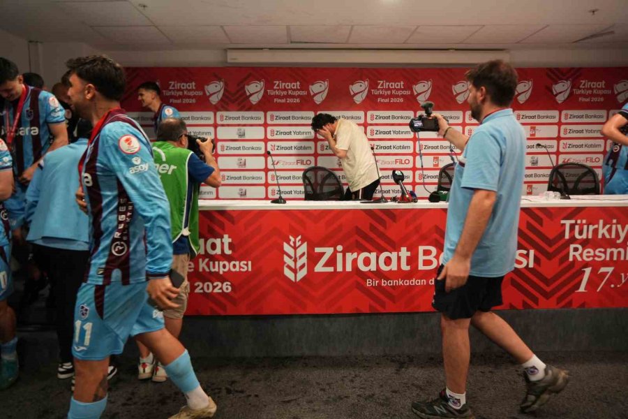 Fatih Tekke: "çok Şükür Taraftarımızı Mutlu Ettik, Camiamıza Bir Kez Daha Kupa Kazandırdık"