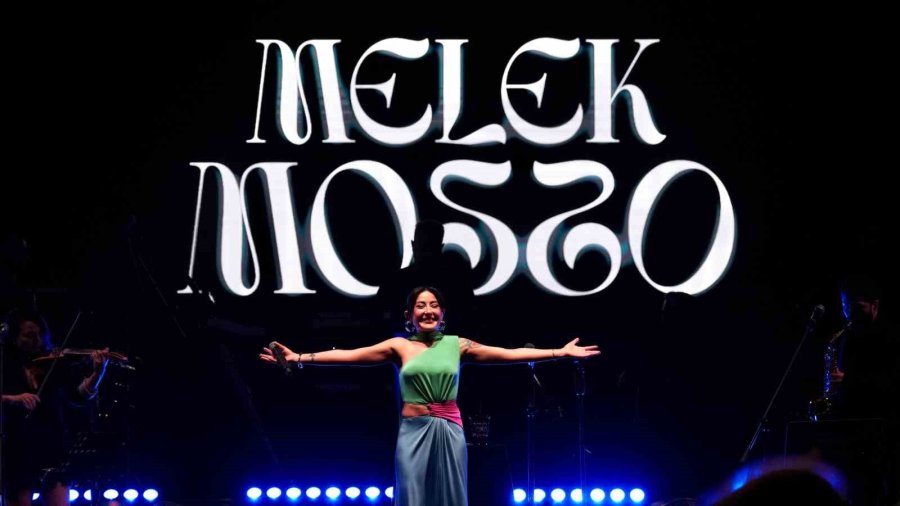 Melek Mosso Alanya’da Festivalde Sahne Aldı