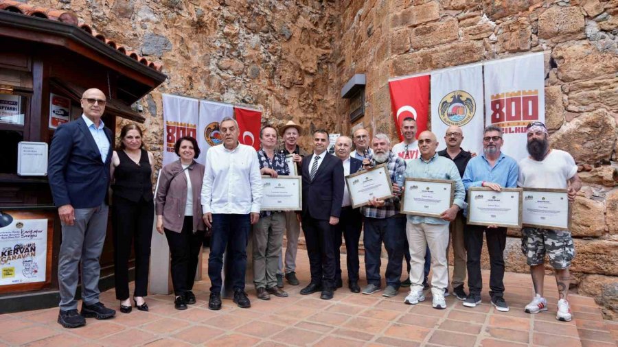 Melek Mosso Alanya’da Festivalde Sahne Aldı