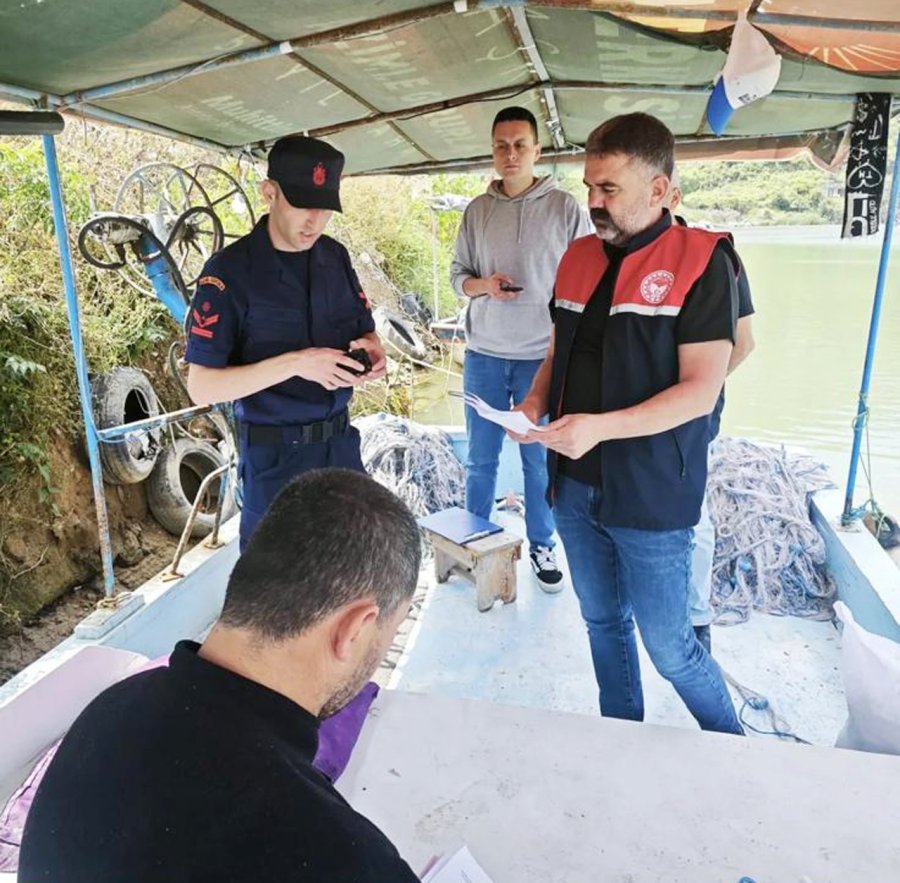 Gazipaşa’da Balıkçı Teknelerine Sıkı Denetim