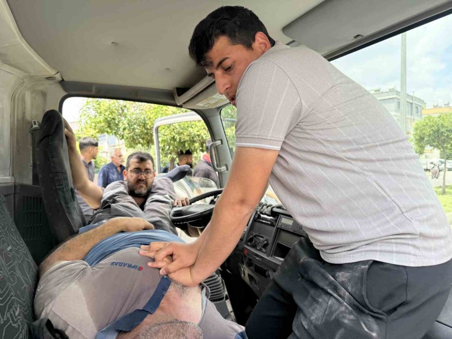 Trafikte Tartışma Ölüm Getirdi: Kalp Krizi Geçiren Sürücü Hayatını Kaybetti