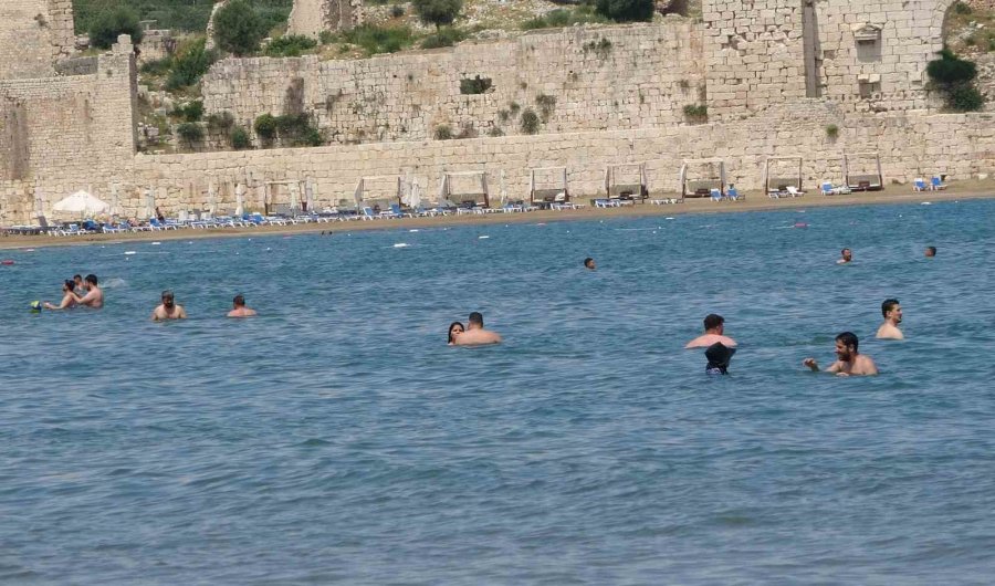 Mersin Sahilleri 9 Günlük Tatili Fırsat Bilen Aileleri Ağırlamaya Başladı