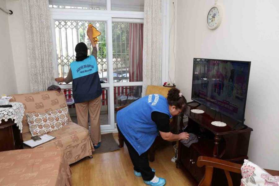 Akdeniz Belediyesinden Gönülleri Isıtan Bayram Hediyesi