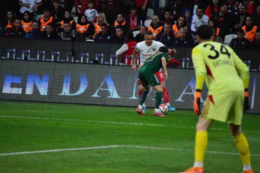 Trendyol 1. Lig Play-off Final: Esenler Erokspor: 0 - Çorum Fk: 1 (ilk Yarı)