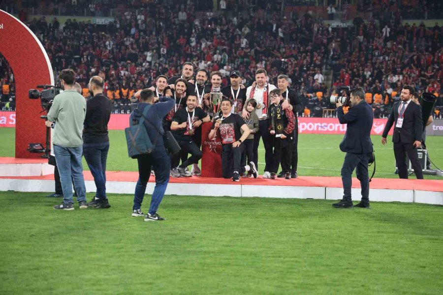 Trendyol 1. Lig Play-off Şampiyonu Çorum Fk Kupasına Kavuştu