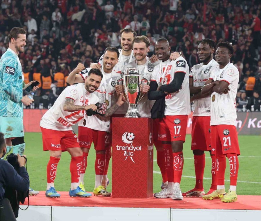 Trendyol 1. Lig Play-off Şampiyonu Çorum Fk Kupasına Kavuştu