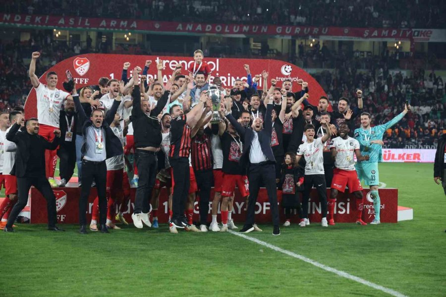Trendyol 1. Lig Play-off Şampiyonu Çorum Fk Kupasına Kavuştu