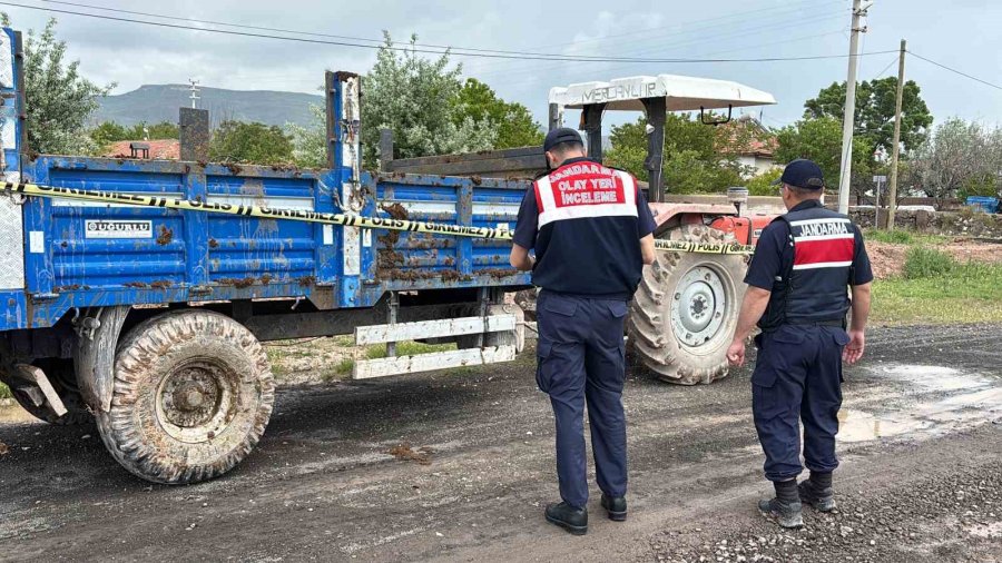 Hayvan Gübresinin Altında Kalan Genç Ağır Yaralandı