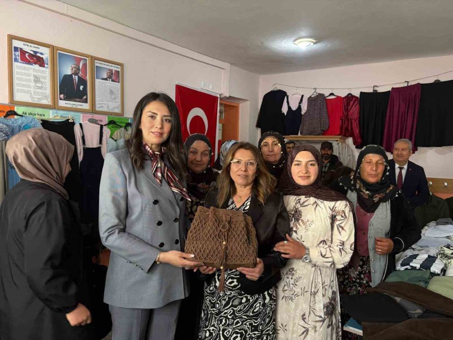 Hacıabdullah’ta El Emeği Ürünler Sergilendi