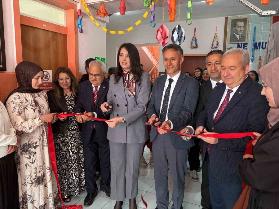 Hacıabdullah’ta El Emeği Ürünler Sergilendi