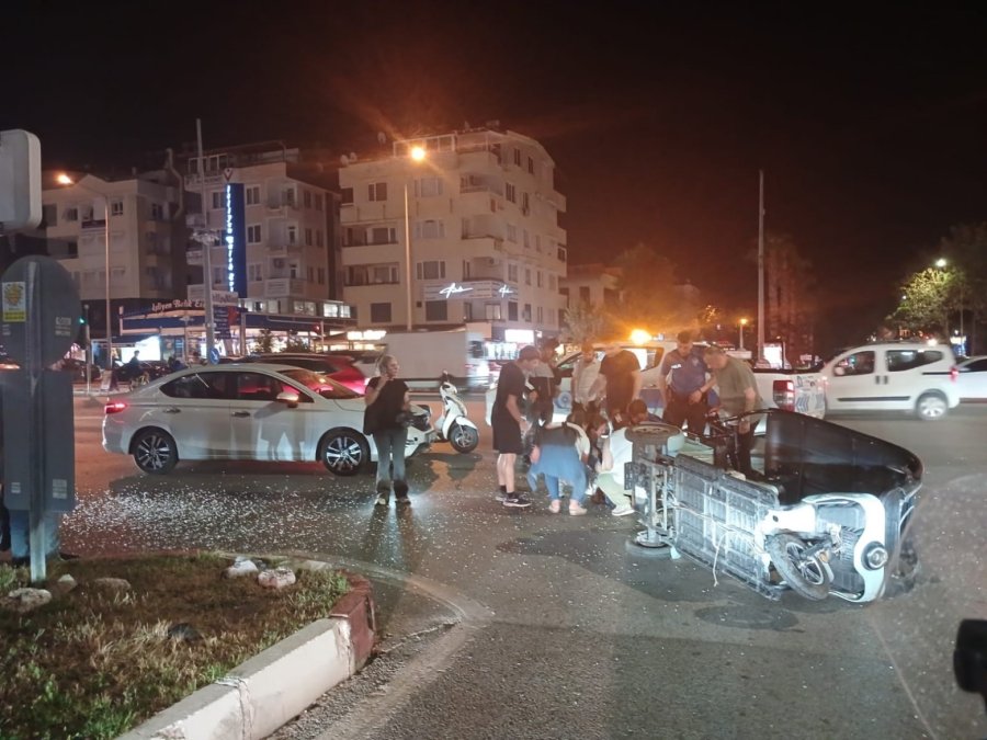 Kırmızı Işık İhlali Kazayı Beraberinde Getirdi
