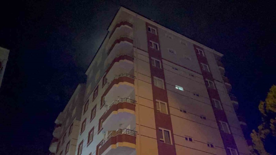 Karaman’da Bir Kadın Tartıştığı Dini Nikahlı Kocasını Bıçakladı